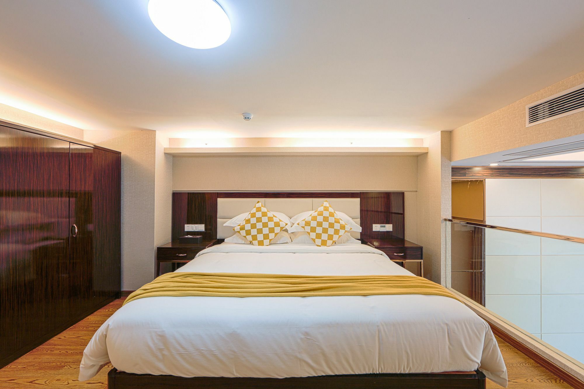 Waifiden Duplex Hotel Apartment Zhongyong Jinyu Branch-Free Shuttle Bus During The Canton Fair Eksteriør billede